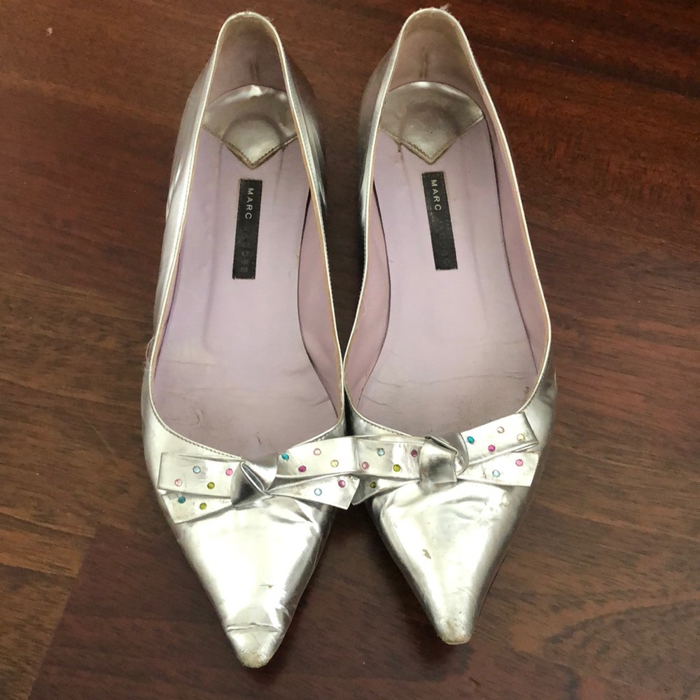 Marc jacobs silver flats size 10 rainbow jewels